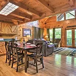Sky Harbor Sevierville Cabin With Hot Tub And Deck!