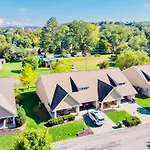 Home With Community Pool - 2 Miles To The Island!