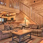 Pigeon Forge Cabin With Games, 1 Mi To Parkway!