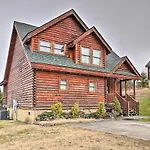 Pigeon Forge Cabin With Games, 1 Mi To Parkway!