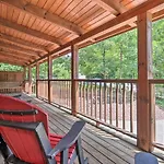 Cabin With Deck And Fireplace Less Than 3 Mi To Dollywood!