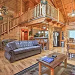 Pigeon Forge Getaway With Covered Patio And Hot Tub!