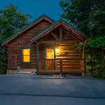 Cozy Log Cabin!! In Heart Of Pf & Close To The Smokies