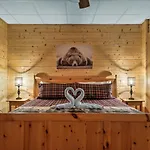Cozy Log Cabin!! In Heart Of Pf & Close To The Smokies
