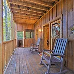 Grin N Bear It Cabin With Hot Tub And Fire Pit!