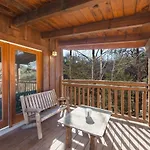 Moose Tracks Cabin