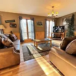 Wandering Bear Lodge Chalet