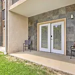Downtown Pigeon Forge Condo With Pool Access!