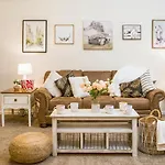 Luxe Quiet Townhouse W/Parking/Pool/By Dollywood
