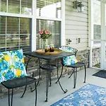 Luxe Quiet Townhouse W/Parking/Pool/By Dollywood
