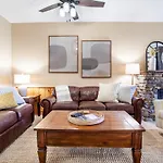 Higher Ground Condo With Mountain And Golf View