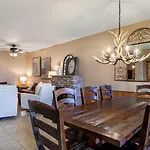 Higher Ground Condo With Mountain And Golf View