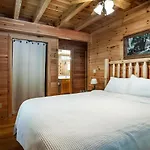 The Alpenhaus Hot Tub Game Room And Fireplace