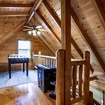 The Alpenhaus Hot Tub Game Room And Fireplace