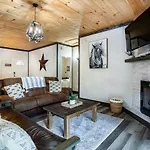 Pine Cove Cabin - Hot Tub, Game Room, Theater Room