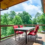 Pine Cove Cabin - Hot Tub, Game Room, Theater Room