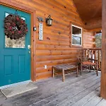 Luxury Cabin - Golden Tee, Hot Tub, Top Location!!