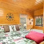 Luxury Cabin - Golden Tee, Hot Tub, Top Location!!