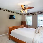 Ole Smoky Bnb - Game Room, Hot Tub, Mtn Views!