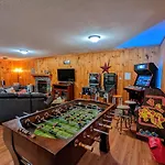 Firefly Hollow Cabin - Smoky Mountains - Soaky Mountain Water Park - Sevierville Convention Center