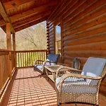 *Family Friendly Cabin Near Dollywood!