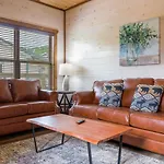 Osprey Nest Cottage Modern New Cabin