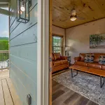 Osprey Nest Cottage Modern New Cabin