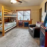 Smoky Mountain Retreat With Hot Tub, Arcade Games