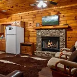 Er97 - Squirrel\'S Retreat - Close To The Action In Pigeon Forge! Cabin