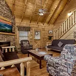 Ern819 - Mountain Majesty - Great Location! Close To All The Action! Cabin