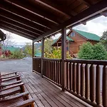 Ern819 - Mountain Majesty - Great Location! Close To All The Action! Cabin