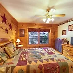 Er307- Eagle\'S View- Great Location- Close To Town Cabin