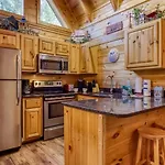 Er260- Magical Moments Great Location- Close To Town Cabin