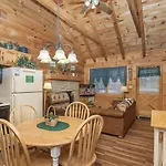 Er65 - Eagles Point - Great Location, Close To All The Action! Cabin