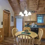 Er65 - Eagles Point - Great Location, Close To All The Action! Cabin