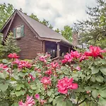 Er104 - R Tribe\'S Treehouse - Great Location - Close To Town! Cabin