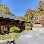 Er301 - Eagle\'S Hideaway - Great Location! Close To All The Action! Cabin