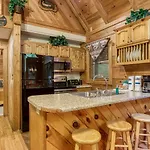 Er50 - Creekside - Great Location, Close To All The Action! Cabin