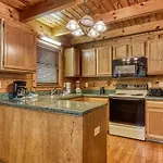Er5 - Log Heaven - Great Location! Close To All The Action! Cabin