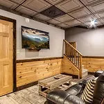Cuddlin\' Up, Er209 - Luxury At Its Finest And Location That Can\'T Be Beat! Cabin