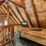Er5 - Log Heaven - Great Location! Close To All The Action! Cabin