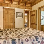 Er92 - Virginia\'S Villa - Great Location! Close To All The Action! Cabin
