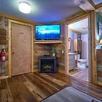 Steps From Downtown Pigeon Forge Parkway + Private Hottub And Firepit - Wifi - Firefly Bungalows