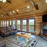 Pool And Game Room In Stunning Mountain Cabin
