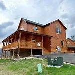 Honeycomb Hollow View Hot Tub Pool Game Room