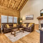 Newly Renovated Perfect 2 Bedroom W Indoor Jacuzzies, Hot Tub, Pool, Sauna, Golf!