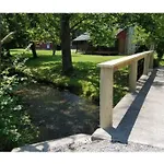 Creekside Haven - Authentic Cabin, Outstanding Location