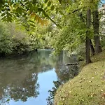 Bandit\'S Riverfront Retreat - Mountain View- Condo-Fishing-Balcony-Fireplace-Great Location!