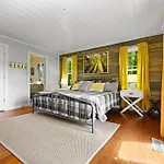 Chic Private Cabin W/ Epic Views & Amenities!