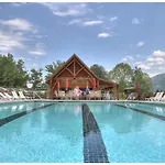 High N Dry-Quiet River Access Neighborhood, 1 Mile To Parkway, 5 Miles To Dollywood!